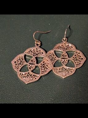 Rose Rose Gold Medallion Filigree Floral Drop Earrings - Kendra Scott